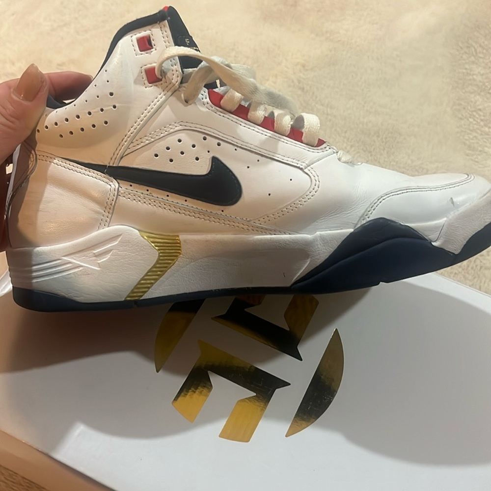 Men’s size 8 Nike Harden step back 3s